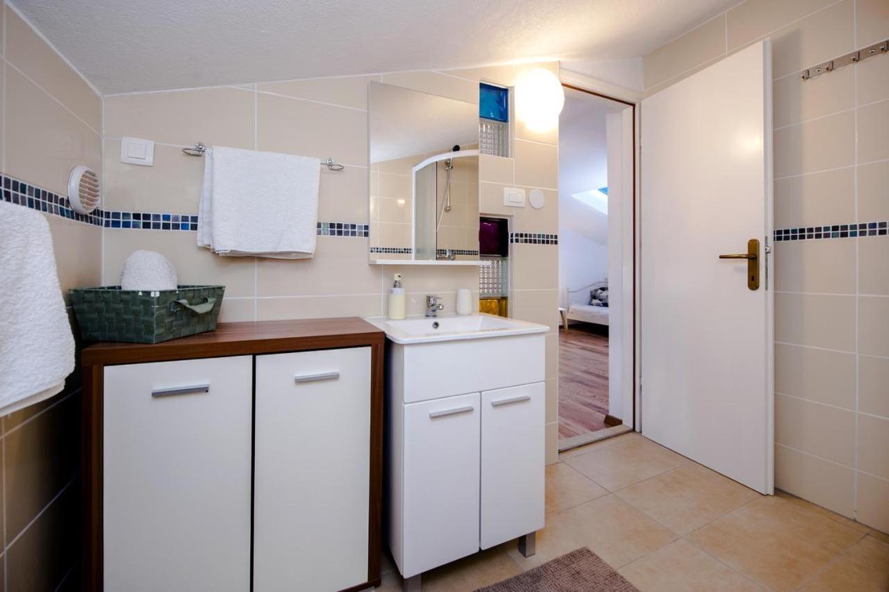 "Art House" Rovinj-Holiday, Holiday Home To Rent Ровінсько-Село Екстер'єр фото